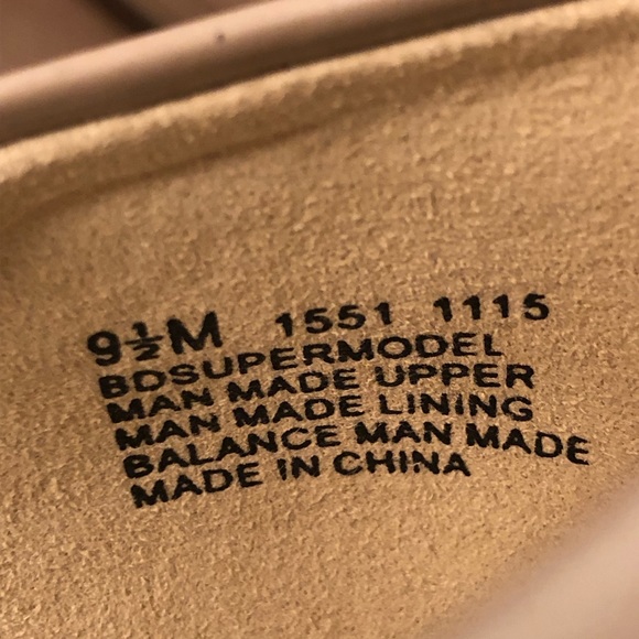 Beautiful pair of Bandolino B-flexible taupe pumps. - Picture 4 of 8